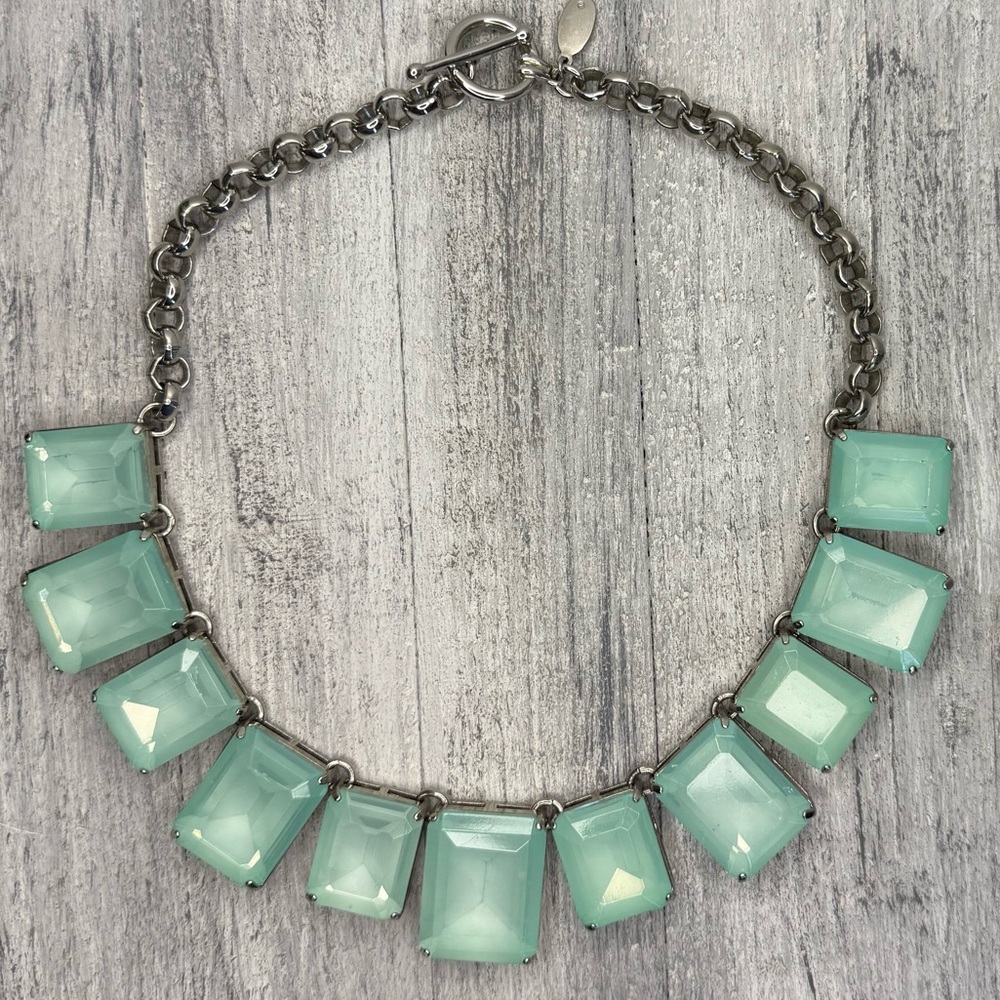 Elegant Dual-Tone Necklace Set with Mint Accents